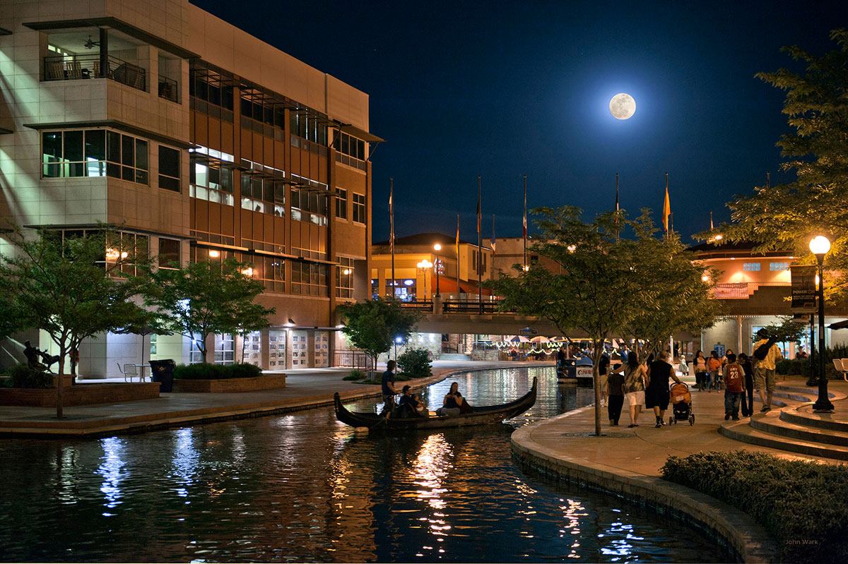 Pueblo Riverwalk at night